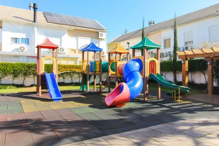 Casa de condomínio para alugar com 230m², 3 quartos e 3 vagasÁrea comum - Playground