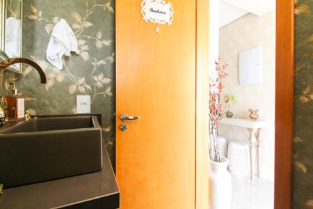 Casa de condomínio para alugar com 230m², 3 quartos e 3 vagasLavabo