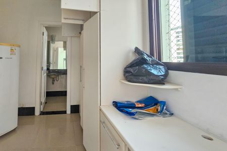 Apartamento para alugar com 186m², 3 quartos e 1 vagaÁrea de serviço
