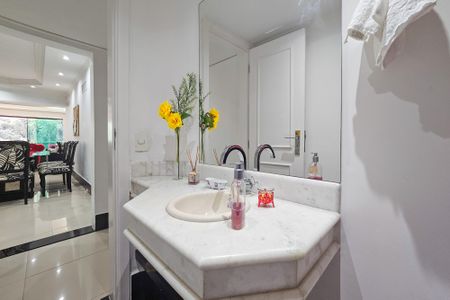 Apartamento para alugar com 186m², 3 quartos e 1 vagaLavabo