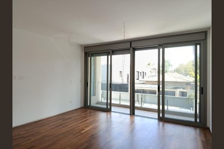 Casa à venda com 504m², 4 quartos e 4 vagas Casa à venda com 504m², 4 quartos e 4 vagasSuíte 1