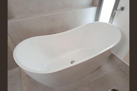 Casa à venda com 504m², 4 quartos e 4 vagas Casa à venda com 504m², 4 quartos e 4 vagasBanheiro da Suíte 1