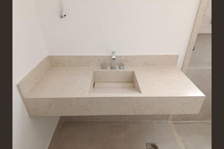 Casa à venda com 504m², 4 quartos e 4 vagas Casa à venda com 504m², 4 quartos e 4 vagasBanheiro da Suíte 4