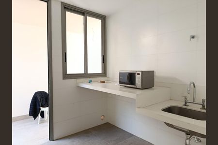 Casa à venda com 504m², 4 quartos e 4 vagas Casa à venda com 504m², 4 quartos e 4 vagasÁrea de Serviço