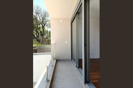 Casa à venda com 504m², 4 quartos e 4 vagas Casa à venda com 504m², 4 quartos e 4 vagasVaranda da Suíte 1