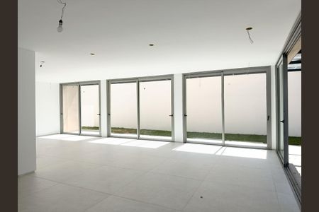 Sala de casa à venda com 4 quartos, 504m² em Alto de Pinheiros, São Paulo