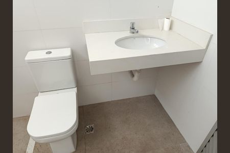 Casa à venda com 504m², 4 quartos e 4 vagas Casa à venda com 504m², 4 quartos e 4 vagasÁrea de Serviço - banheiro