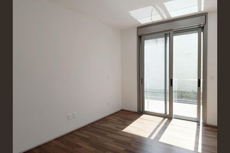 Casa à venda com 504m², 4 quartos e 4 vagas Casa à venda com 504m², 4 quartos e 4 vagasSuíte 2