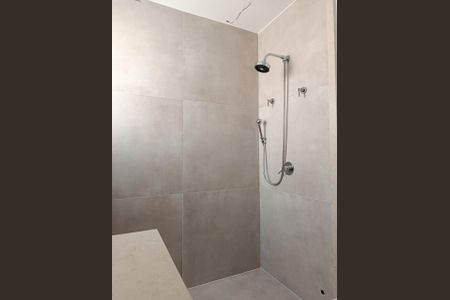 Casa à venda com 504m², 4 quartos e 4 vagas Casa à venda com 504m², 4 quartos e 4 vagasBanheiro da Suíte 4