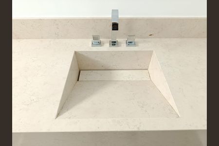 Casa à venda com 504m², 4 quartos e 4 vagas Casa à venda com 504m², 4 quartos e 4 vagasBanheiro da Suíte 2