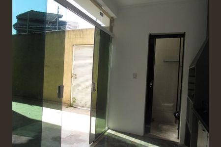 Casa à venda com 213m², 3 quartos e 1 vagaÁrea de Serviço