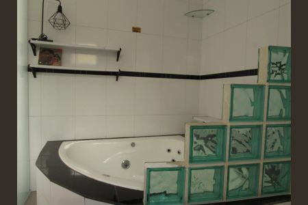 Casa à venda com 213m², 3 quartos e 1 vagaBanheiro da Suíte