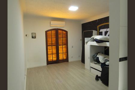 Casa à venda com 213m², 3 quartos e 1 vagaSuíte