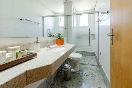 Apartamento para alugar com 130m², 3 quartos e 2 vagasBanheiro social