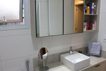 Apartamento à venda com 85m², 2 quartos e 3 vagasBanheiro da Suíte 2