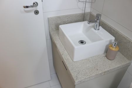 Apartamento à venda com 85m², 2 quartos e 3 vagasBanheiro da Suíte 1