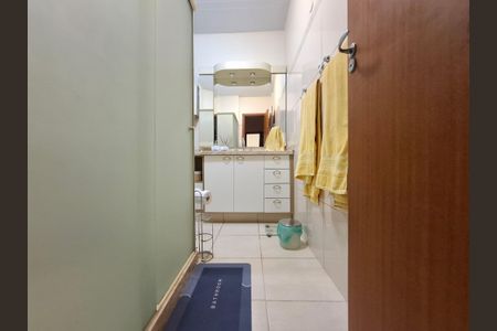 Banheiro de apartamento à venda com 2 quartos, 76m² em Laranjeiras, Rio de Janeiro