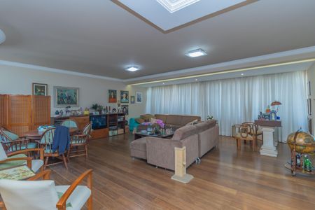 Apartamento para alugar com 192m², 4 quartos e 4 vagasSala