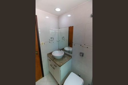Apartamento à venda com 60m², 2 quartos e 1 vaga Apartamento à venda com 60m², 2 quartos e 1 vagaBanheiro Social