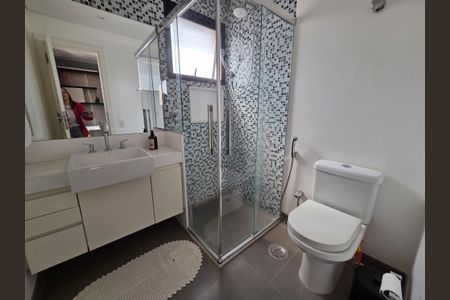 Apartamento à venda com 270m², 4 quartos e 4 vagasBanheiro da Suíte 2