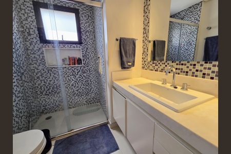 Apartamento à venda com 270m², 4 quartos e 4 vagasBanheiro da Suíte 2