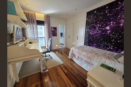 Apartamento à venda com 270m², 4 quartos e 4 vagasSuíte 2