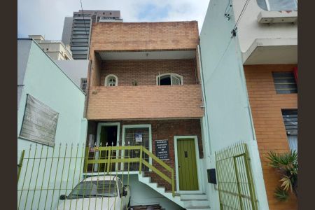 Casa à venda com 180m², 2 quartos e 2 vagasFachada