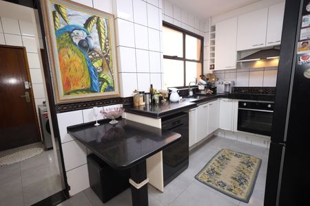 Apartamento para alugar com 172m², 4 quartos e 2 vagasCozinha