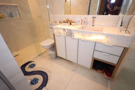 Apartamento para alugar com 172m², 4 quartos e 2 vagasBanheiro do Quarto 2