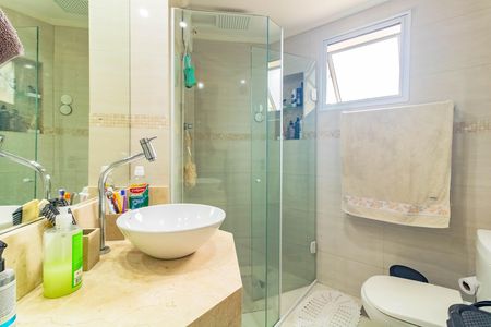 Apartamento à venda com 71m², 2 quartos e 1 vaga Apartamento à venda com 71m², 2 quartos e 1 vagaBanheiro Social