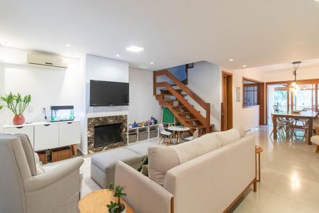 Sala de casa à venda com 3 quartos, 230m² em Ipanema, Porto Alegre
