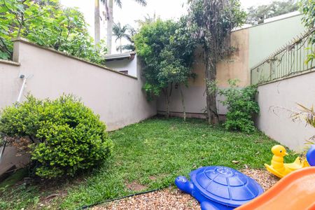 Casa à venda com 230m², 3 quartos e 4 vagasQuintal