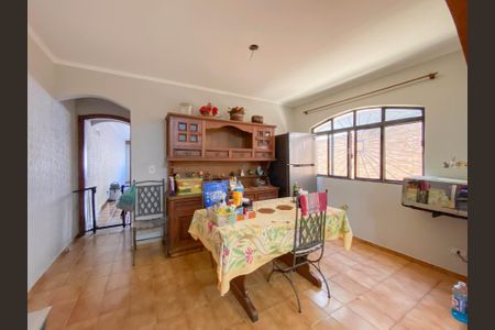 Casa à venda com 207m², 4 quartos e 2 vagas Casa à venda com 207m², 4 quartos e 2 vagasCopa