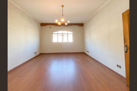 Casa à venda com 207m², 4 quartos e 2 vagas Casa à venda com 207m², 4 quartos e 2 vagasSala