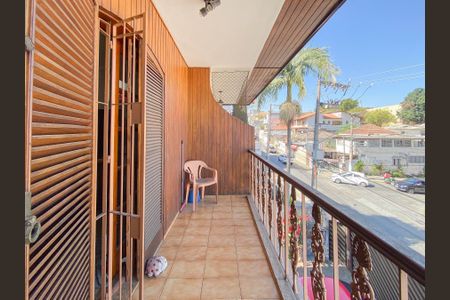 Casa à venda com 207m², 4 quartos e 2 vagas Casa à venda com 207m², 4 quartos e 2 vagasVaranda da Suíte 2