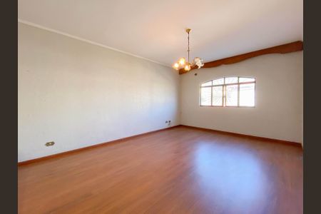 Casa à venda com 207m², 4 quartos e 2 vagas Casa à venda com 207m², 4 quartos e 2 vagasSala