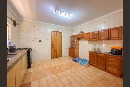 Casa à venda com 207m², 4 quartos e 2 vagas Casa à venda com 207m², 4 quartos e 2 vagasCozinha