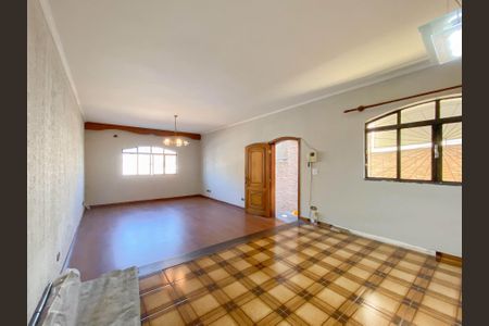 Casa à venda com 207m², 4 quartos e 2 vagas Casa à venda com 207m², 4 quartos e 2 vagasSala