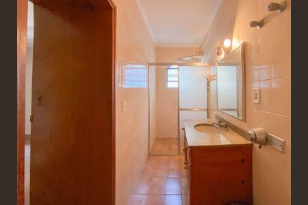 Casa à venda com 207m², 4 quartos e 2 vagas Casa à venda com 207m², 4 quartos e 2 vagasBanheiro da Suíte 1