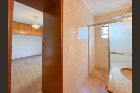 Casa à venda com 207m², 4 quartos e 2 vagas Casa à venda com 207m², 4 quartos e 2 vagasBanheiro da Suíte 1