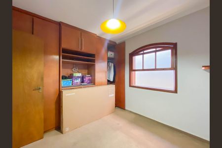 Casa à venda com 207m², 4 quartos e 2 vagas Casa à venda com 207m², 4 quartos e 2 vagasQuarto 1