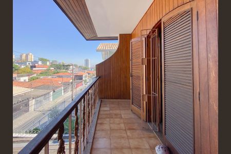 Casa à venda com 207m², 4 quartos e 2 vagas Casa à venda com 207m², 4 quartos e 2 vagasVaranda da Suíte 2