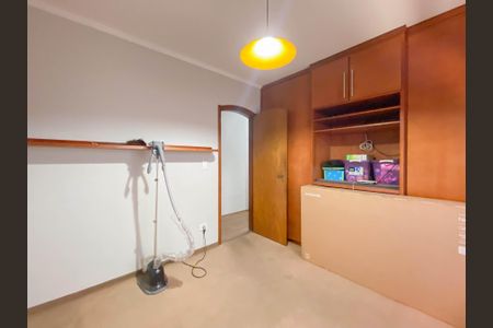 Casa à venda com 207m², 4 quartos e 2 vagas Casa à venda com 207m², 4 quartos e 2 vagasQuarto 1