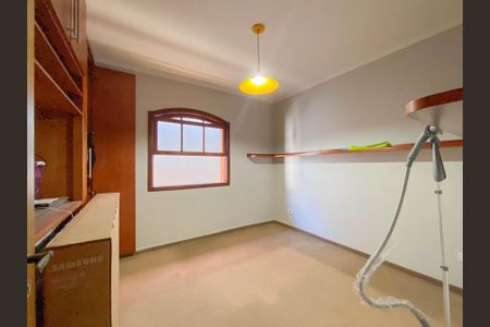 Casa à venda com 207m², 4 quartos e 2 vagas Casa à venda com 207m², 4 quartos e 2 vagasQuarto 1