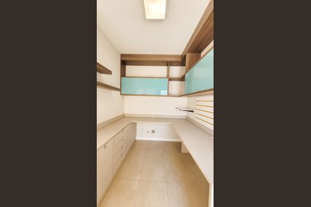 Casa de condomínio à venda com 374m², 4 quartos e 4 vagasEscritório da Suíte Master