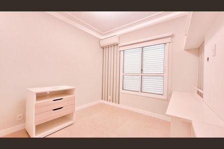 Casa de condomínio à venda com 374m², 4 quartos e 4 vagasQuarto 1