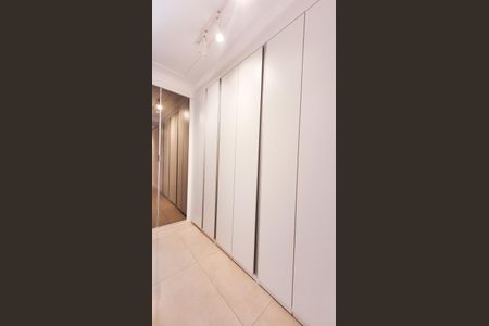 Casa de condomínio à venda com 374m², 4 quartos e 4 vagasSuíte Master