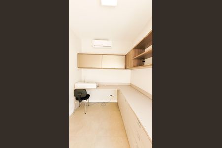 Casa de condomínio à venda com 374m², 4 quartos e 4 vagasEscritório da Suíte Master