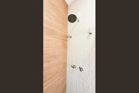 Casa de condomínio à venda com 374m², 4 quartos e 4 vagasBanheiro de serviço