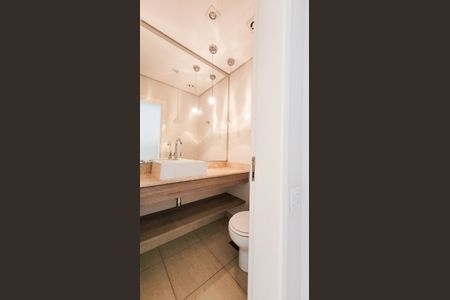 Casa de condomínio à venda com 374m², 4 quartos e 4 vagasLavabo